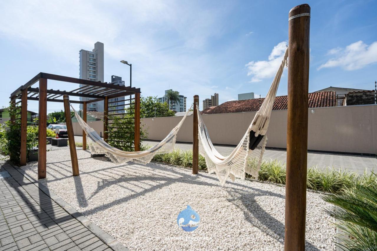 Apartamentos Piçarras: Beachfront Comfort with Pool and 24/7 Security Exterior photo