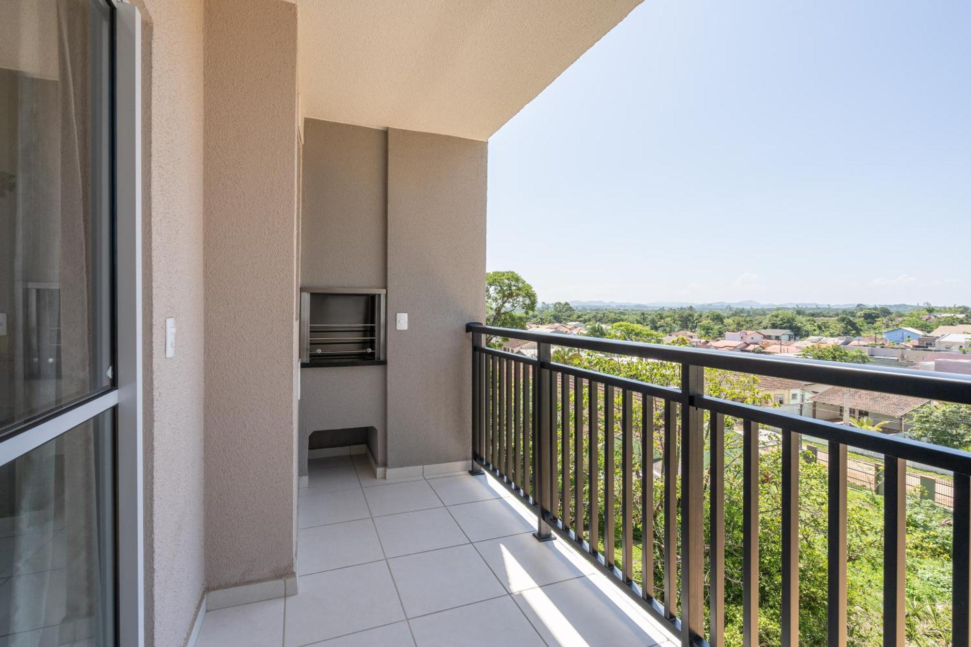 Apartamentos Piçarras: Beachfront Comfort with Pool and 24/7 Security Room photo